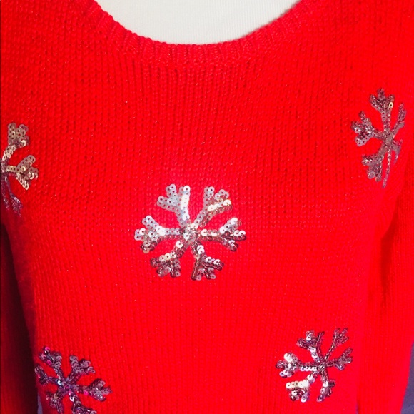 Red Snowflake Sequin Sweater ❄️❄️❄️ - Picture 2 of 5